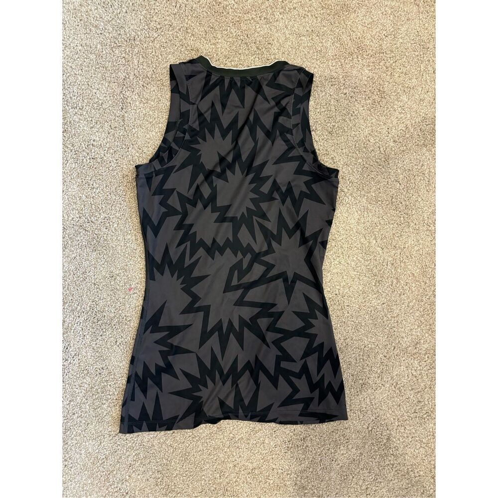 Women’s Nike Small Active Tank Top - Picture 4 of 4